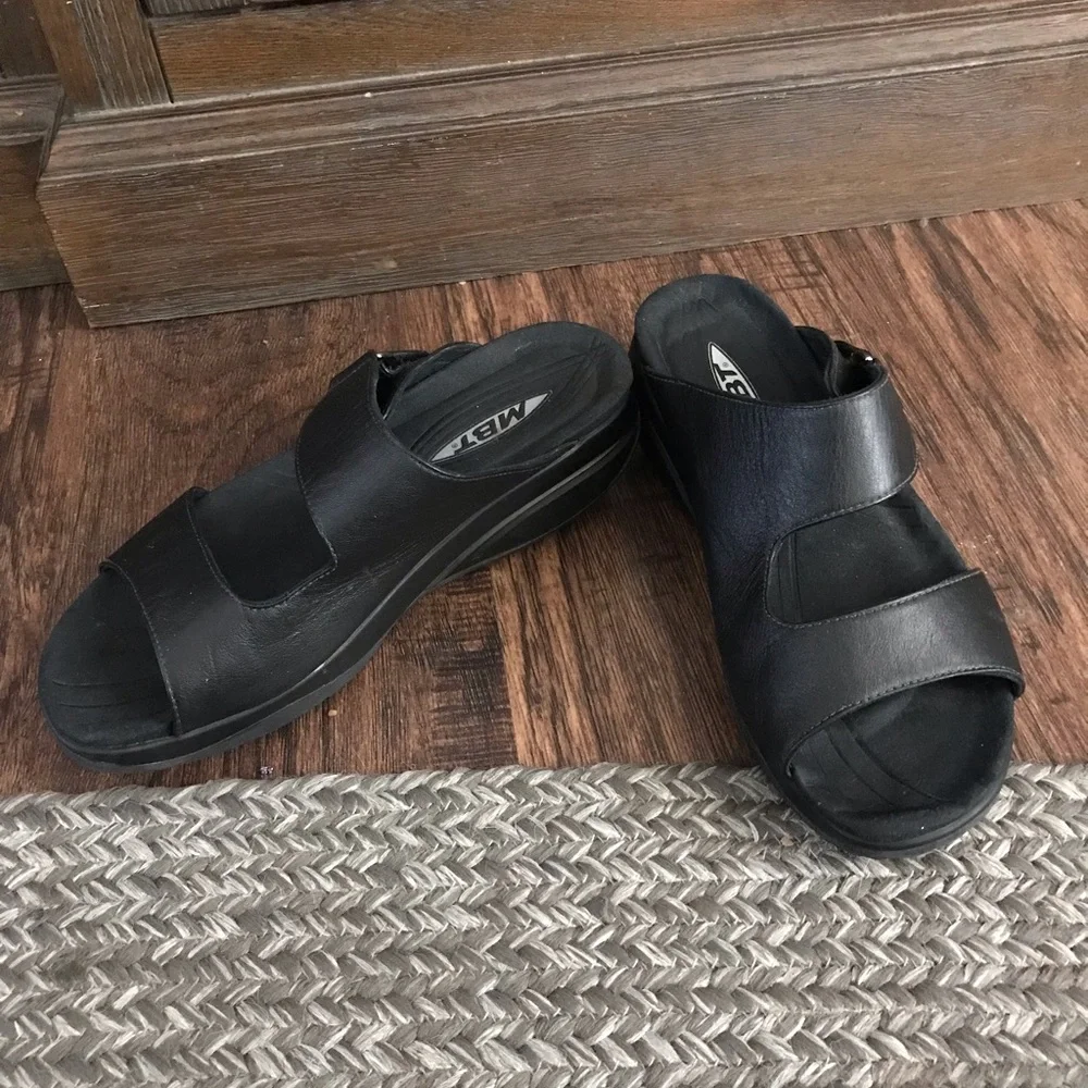 MBT Black Sandals womens Leather Comfort  Size 7.5